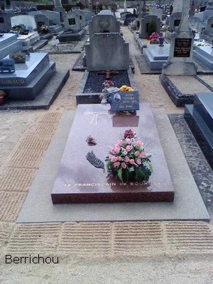 La tombe du Franciscain